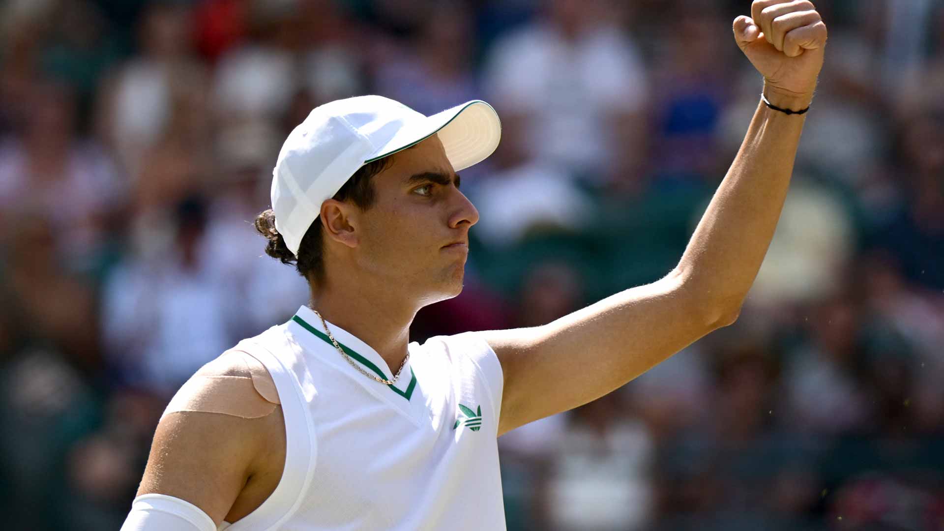 Ivan Ivanov defeats Ronit Karki 6-2, 6-3 to win the Wimbledon boys' singles title.