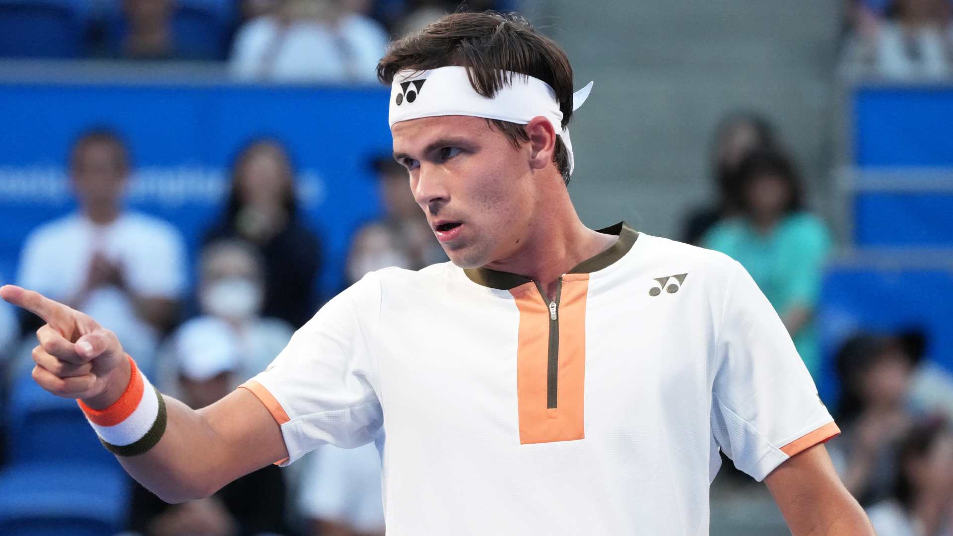 Tokyo Take-Off! Shapovalov Serves Past Johnson