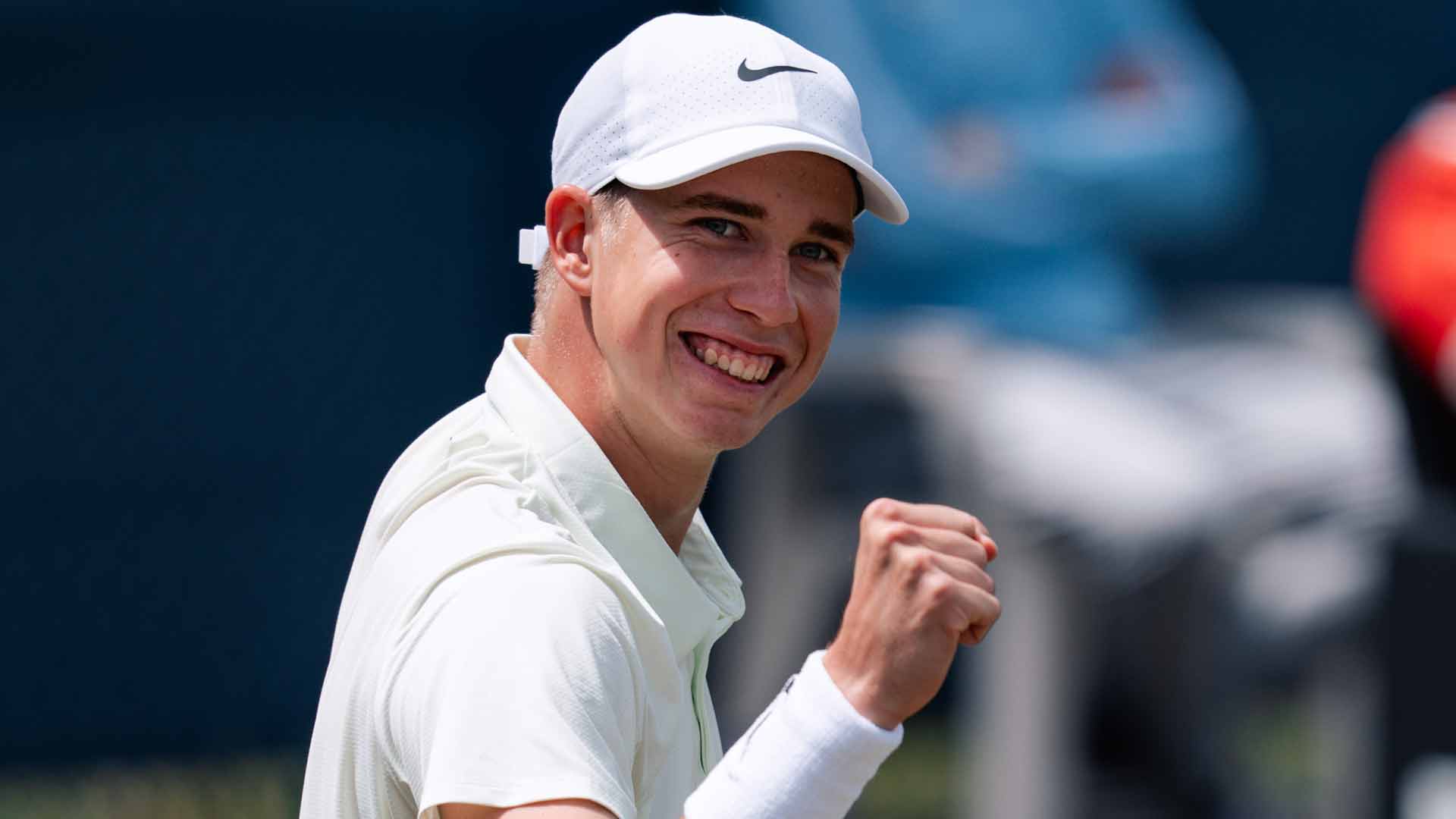 Thijs Boogaard celebrates his three-set win against Wu Yibing Wednesday in 's-Hertogenbosch.