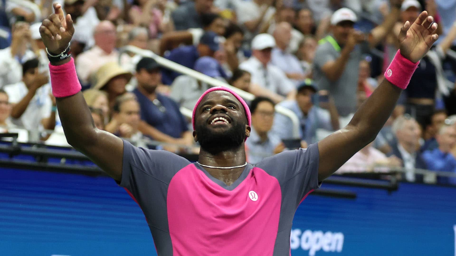 Frances Tiafoe overcomes Alex Michelsen in a five-set thriller Tuesday at the US Open.