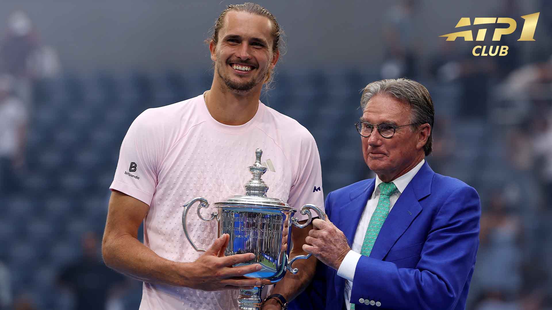 Alexander Zverev with Jimmy Connors after defeating Ben Shelton in the US Open final Sunday.