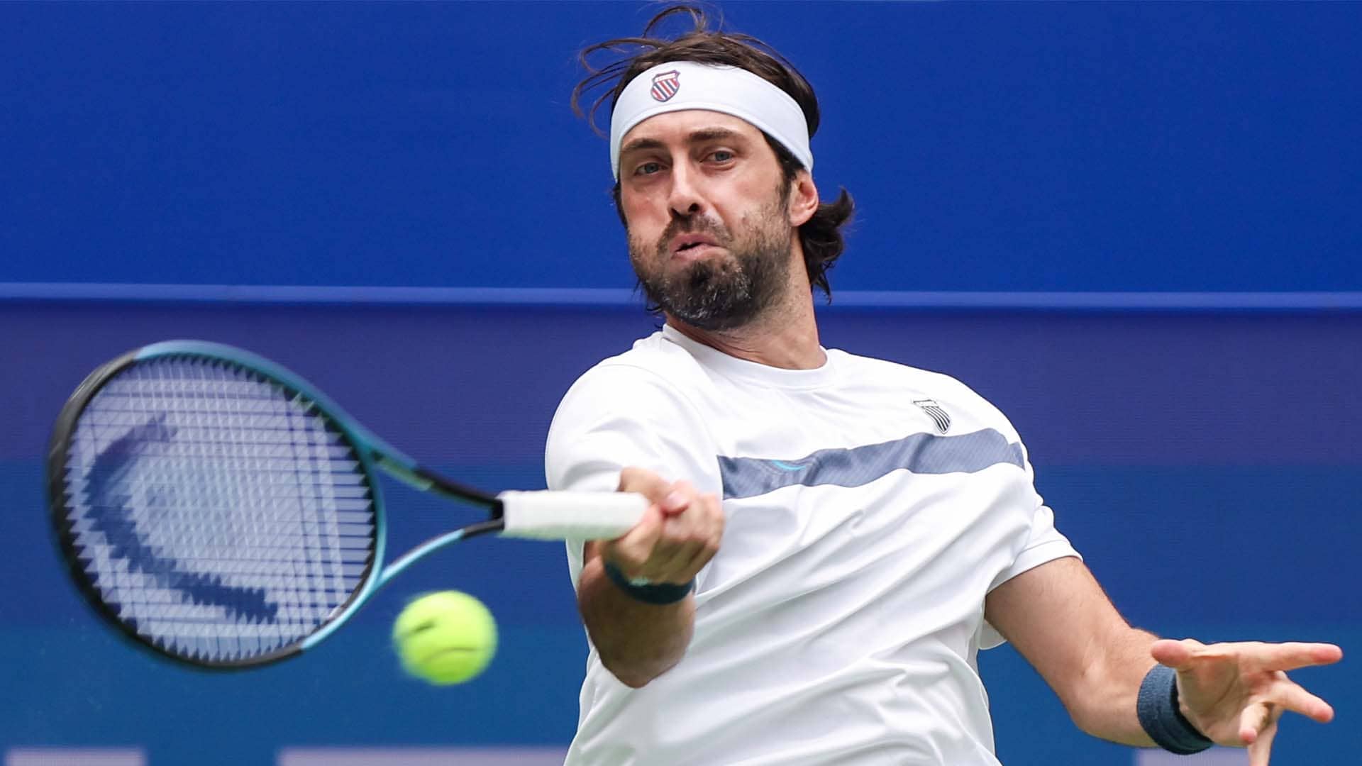 Nikoloz Basilashvili in action Sunday at the Chengdu Open.