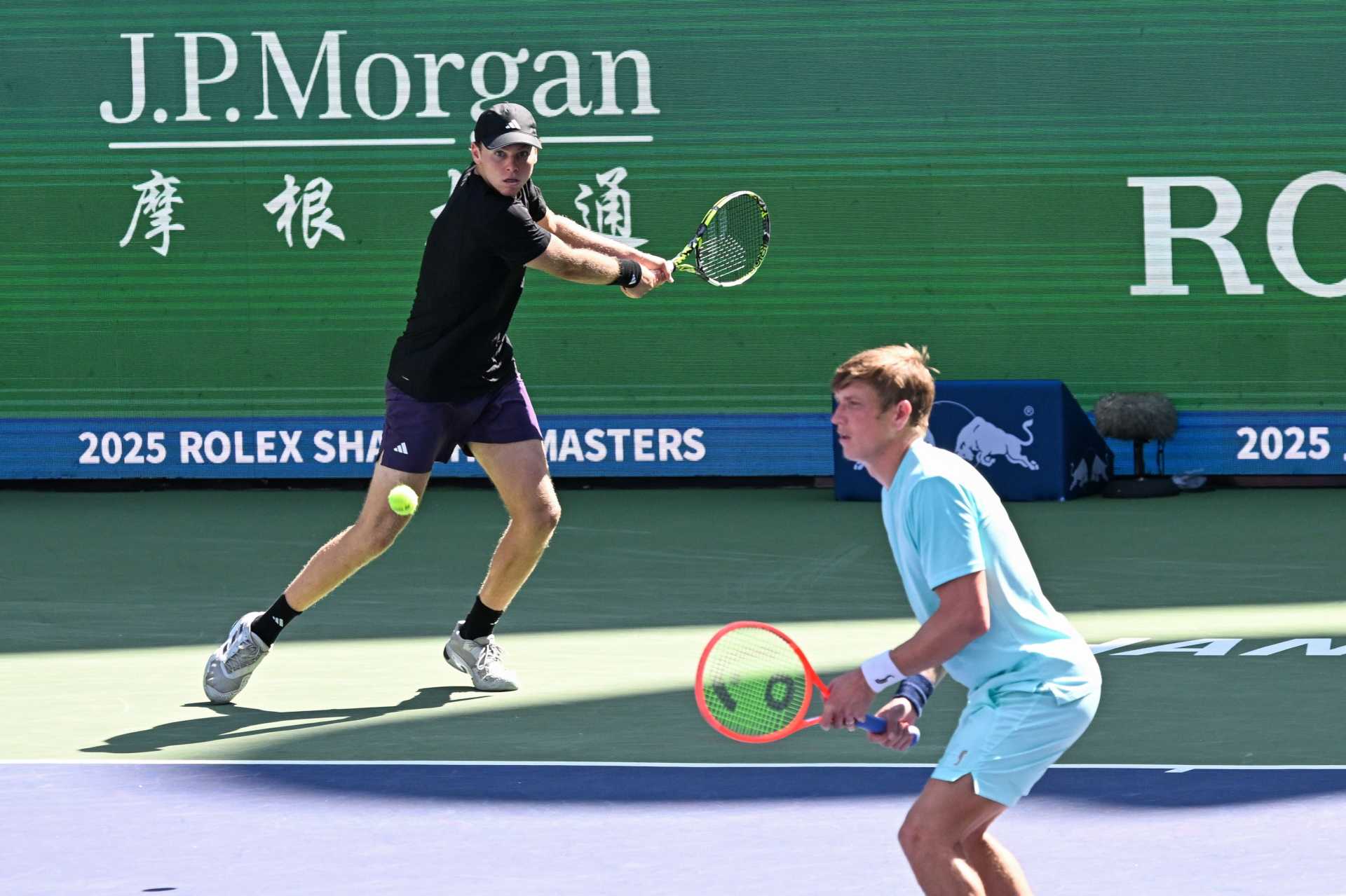 Tokyo Take-Off! Shapovalov Serves Past Johnson