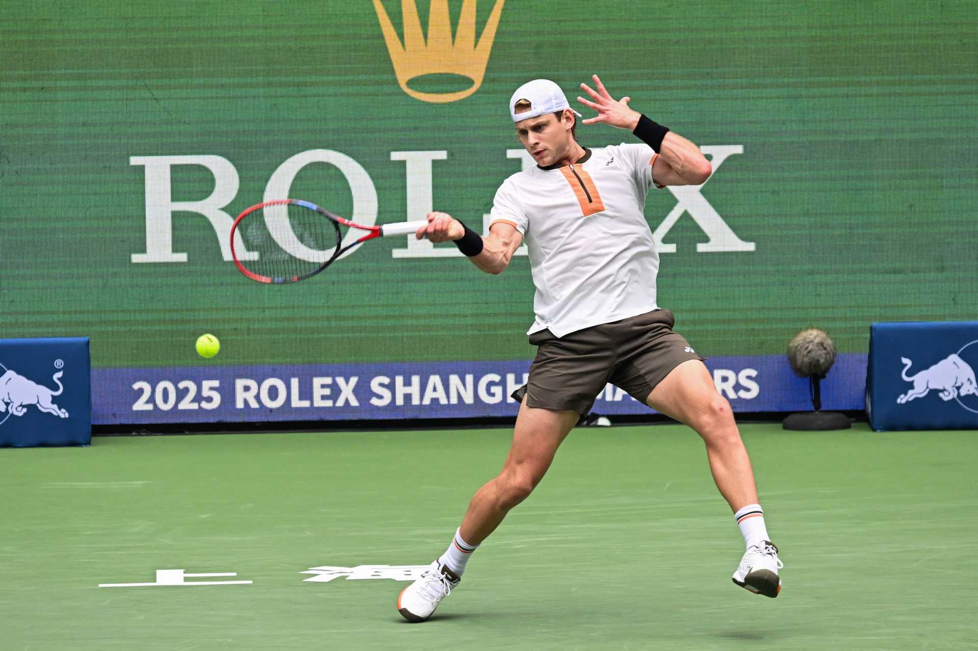 Tokyo Take-Off! Shapovalov Serves Past Johnson